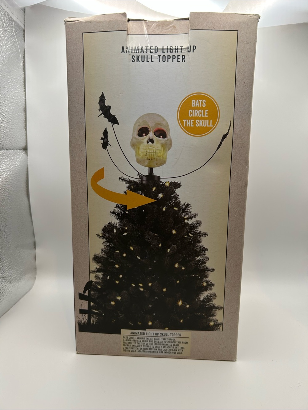 Cracker Barrel Animated Light-Up Skull Tree Topper - Yellow Skull with Bats